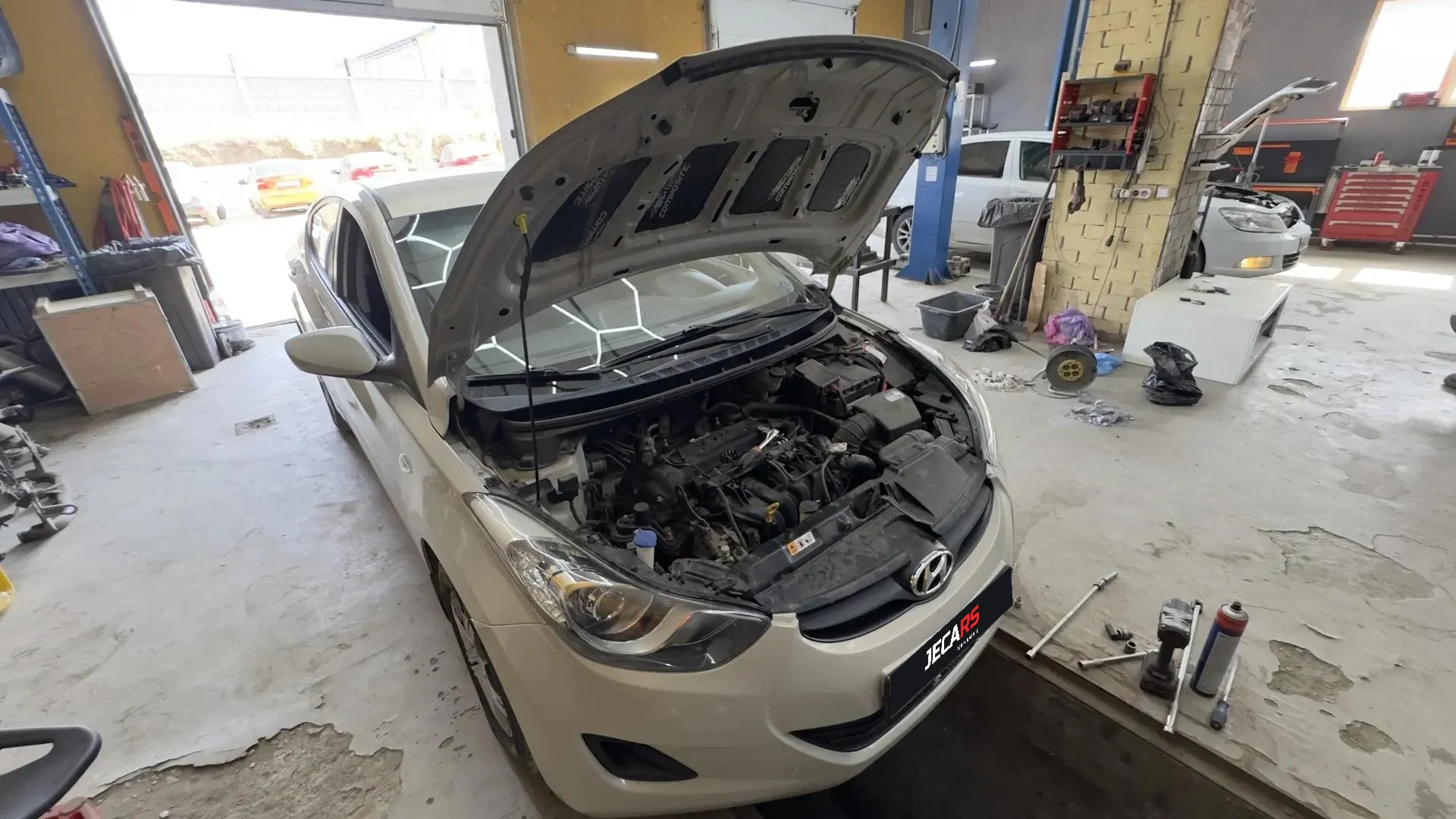 Hyundai Elantra в мастерской JECARS — фото 1 из 5