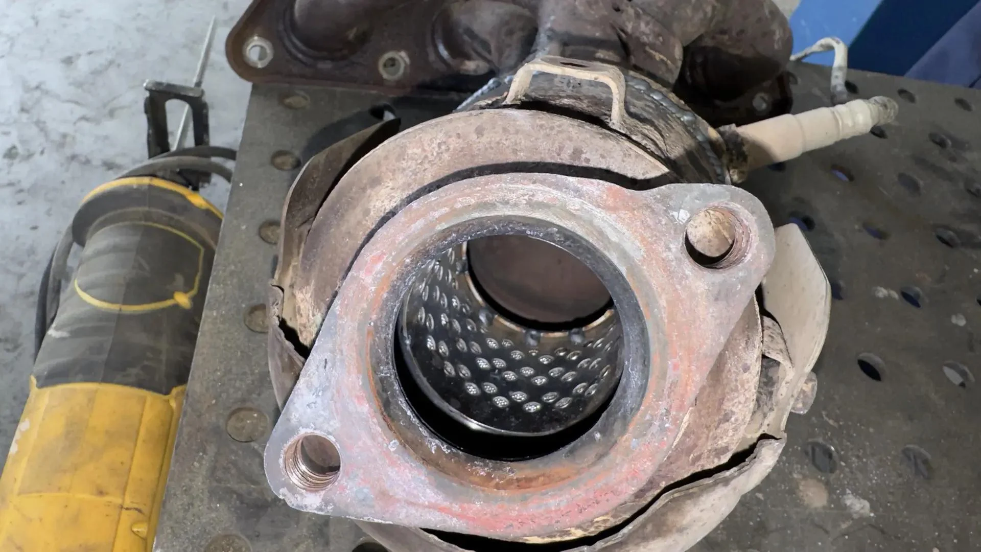 Hyundai Elantra в мастерской JECARS — фото 4 из 5