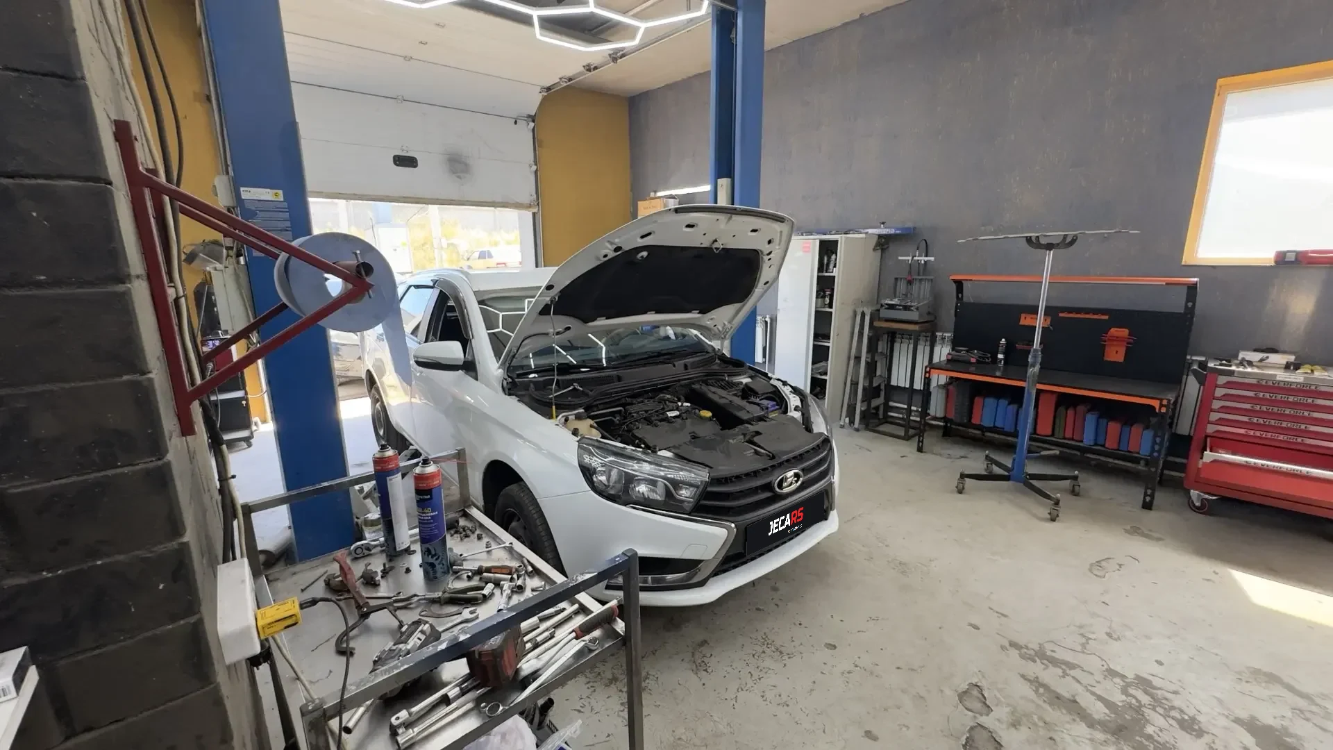 Lada Vesta в мастерской JECARS — фото 1 из 5