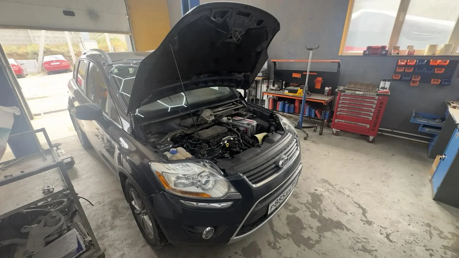 Ford Kuga в мастерской JECARS — фото 1 из 3