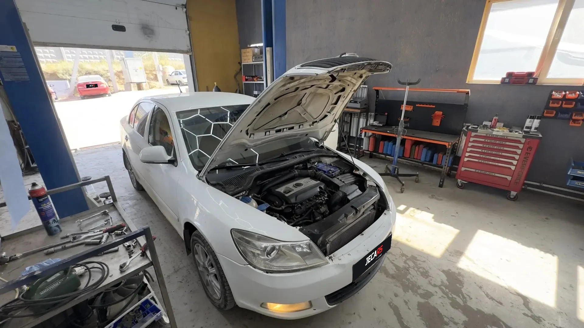 Skoda Octavia в мастерской JECARS — фото 1 из 4