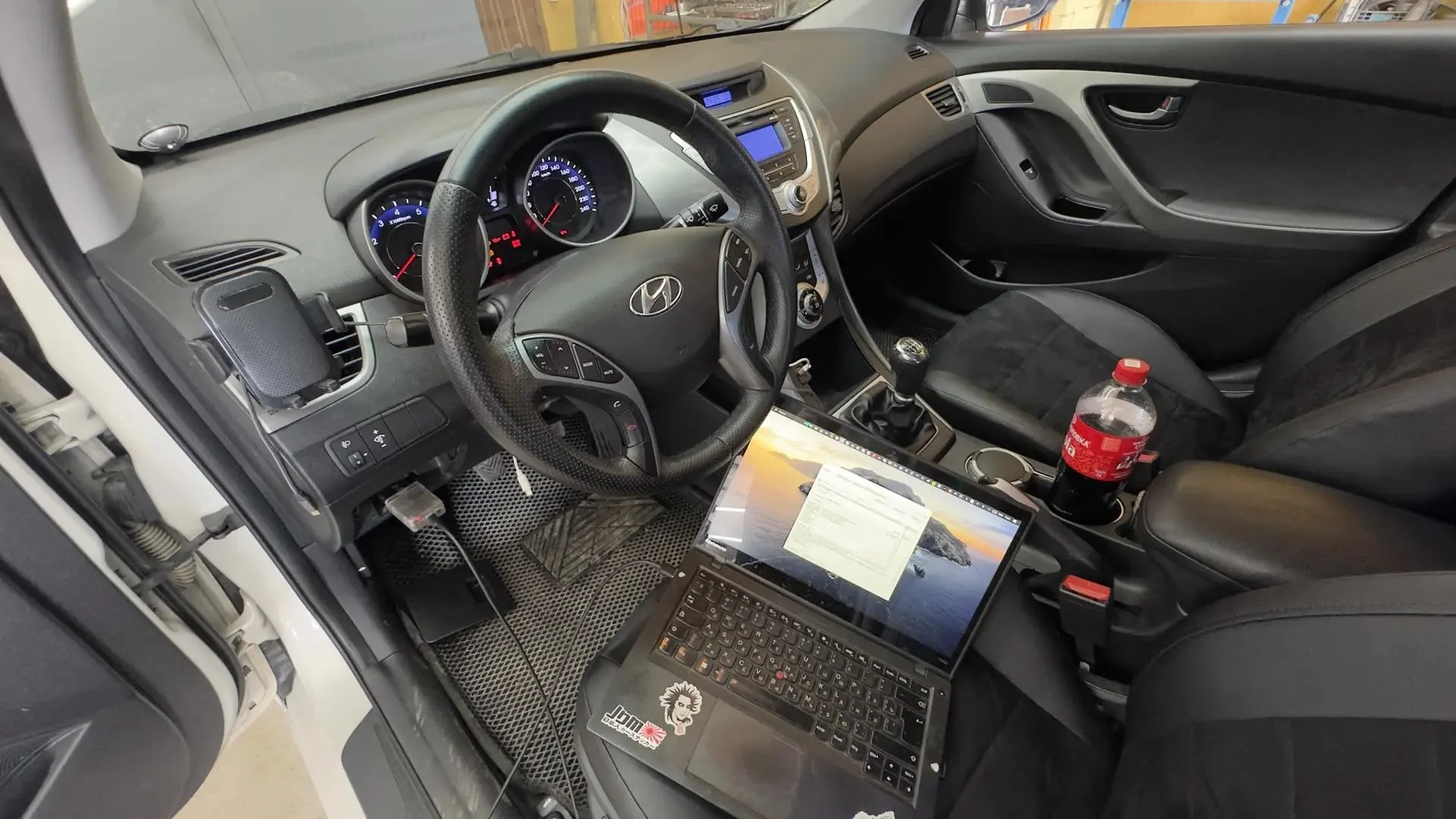 Hyundai Elantra в мастерской JECARS — фото 5 из 5